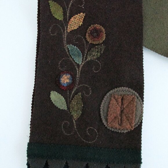 Women's Handcrafted Embroidered Wool Scarf - Picture 4 of 5